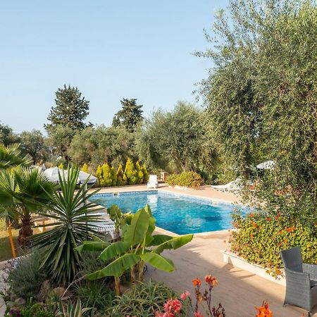 Luca Mare Bed & Breakfast Gouvia Bagian luar foto