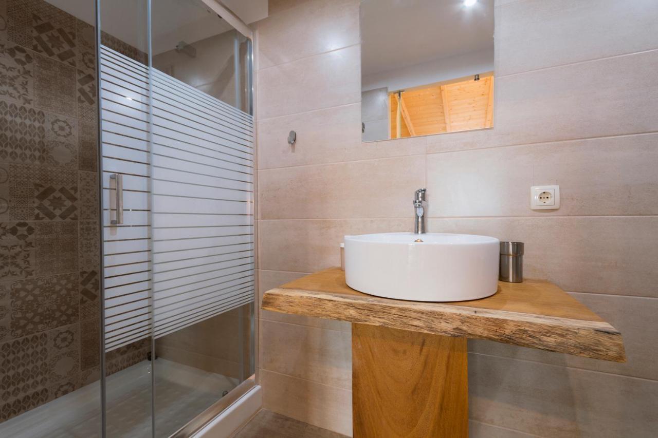 Luca Mare Bed & Breakfast Gouvia Bagian luar foto