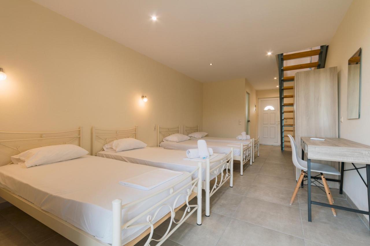 Luca Mare Bed & Breakfast Gouvia Bagian luar foto