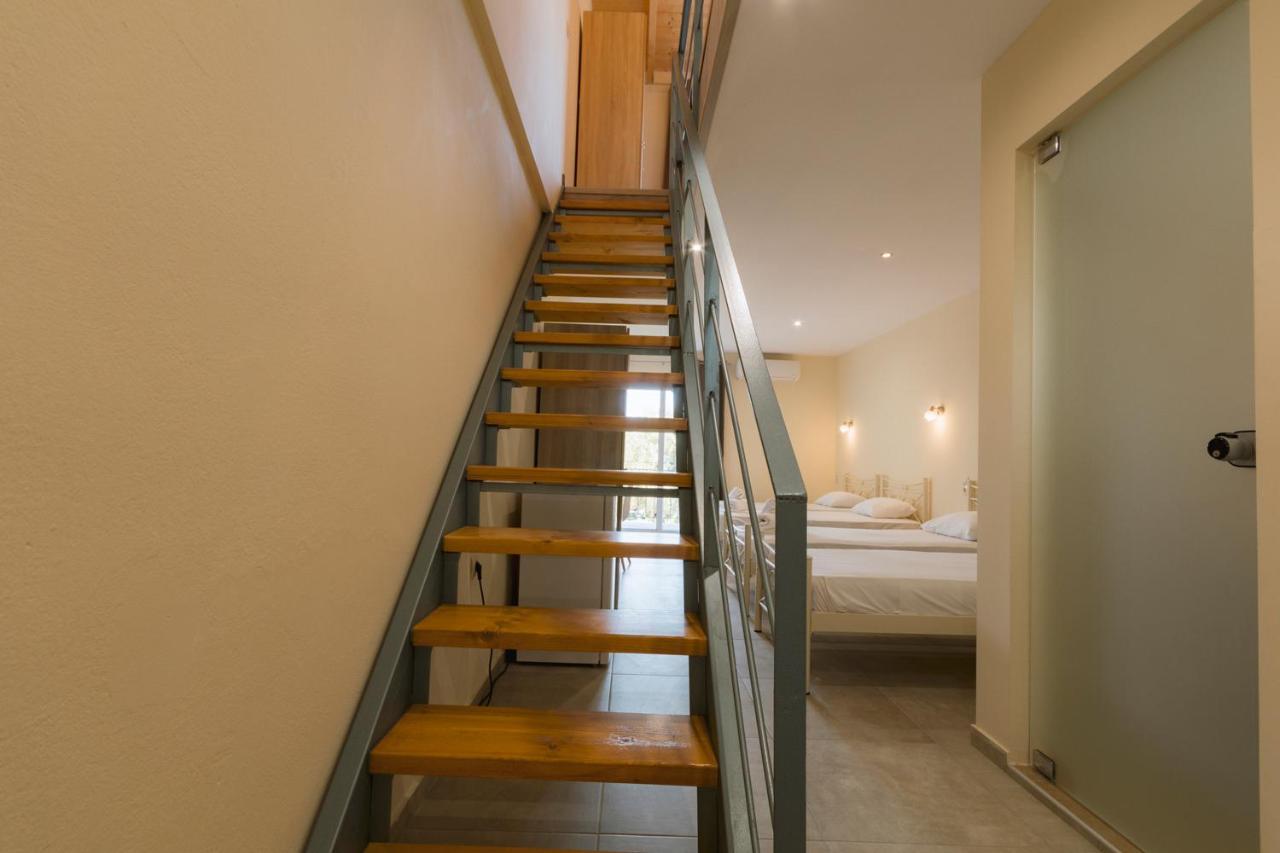 Luca Mare Bed & Breakfast Gouvia Bagian luar foto