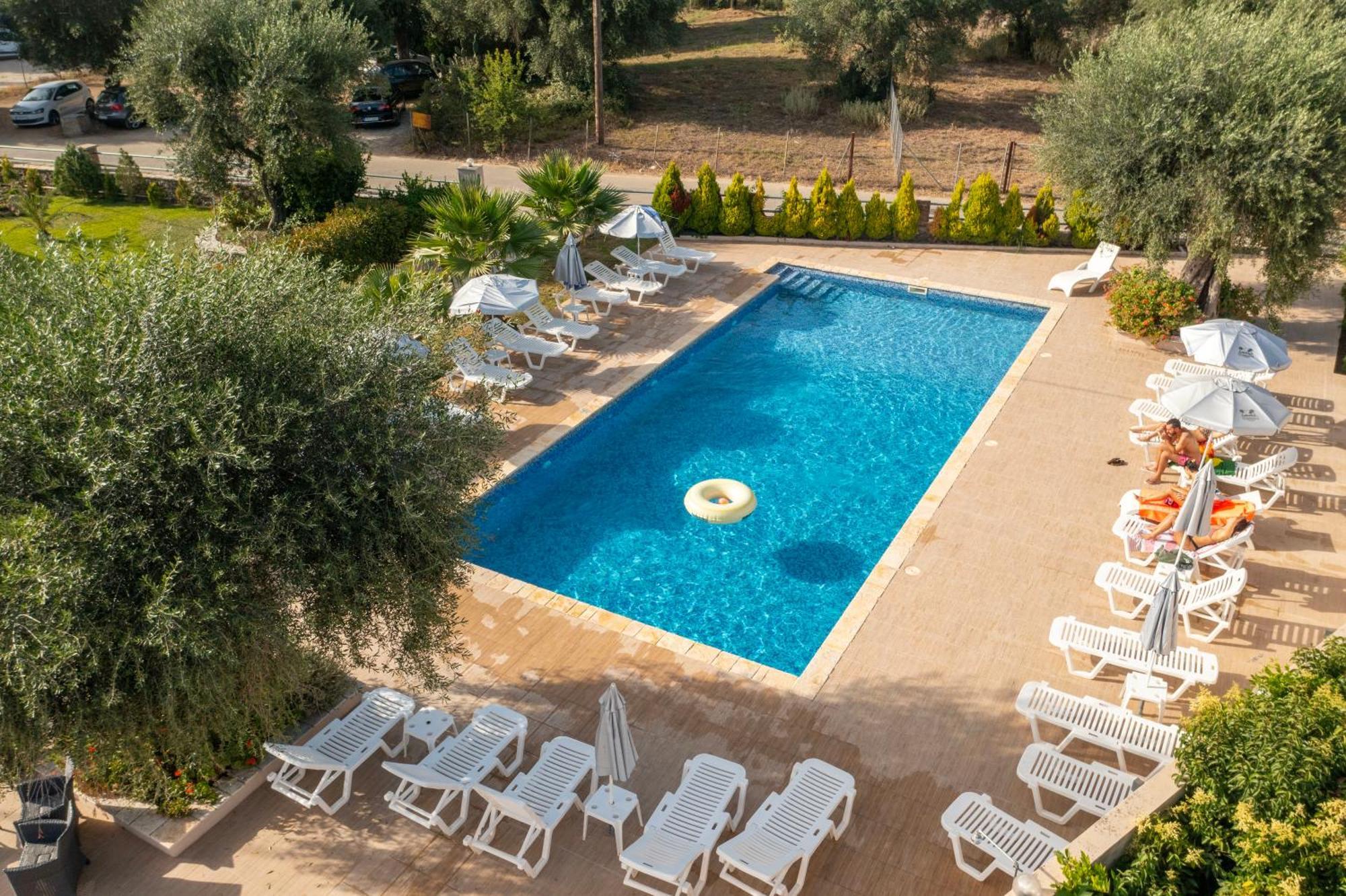 Luca Mare Bed & Breakfast Gouvia Bagian luar foto