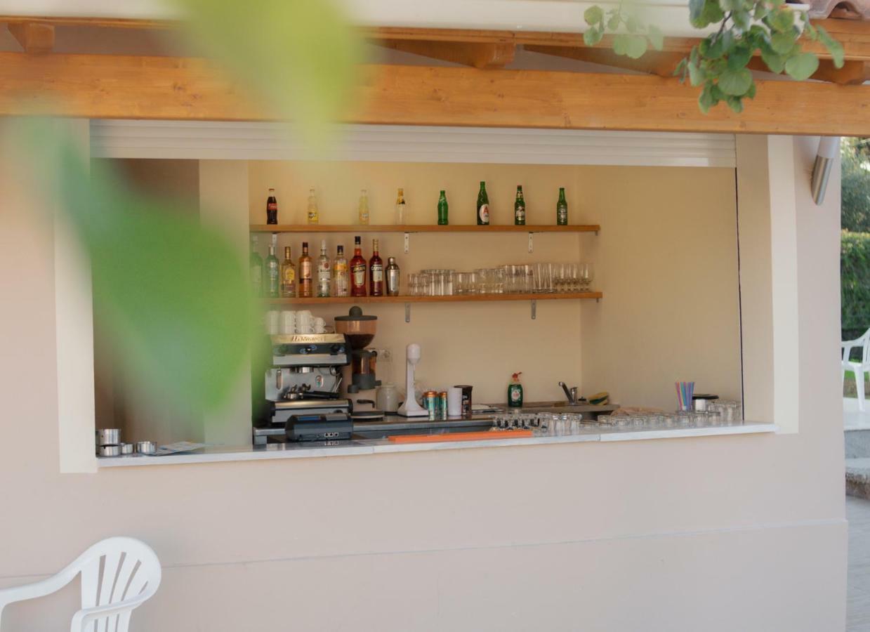 Luca Mare Bed & Breakfast Gouvia Bagian luar foto